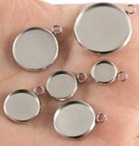 Kovová lůžka na kabošony 