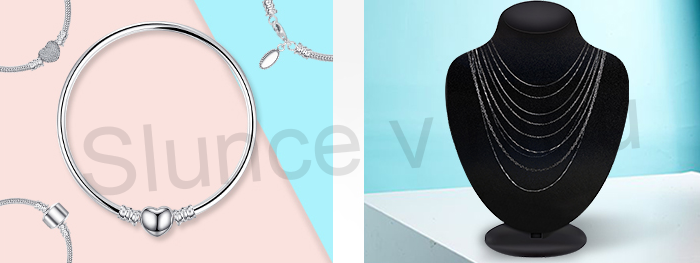 Postříbřený přívěsek – Písmeno M se zirkony (BE7)