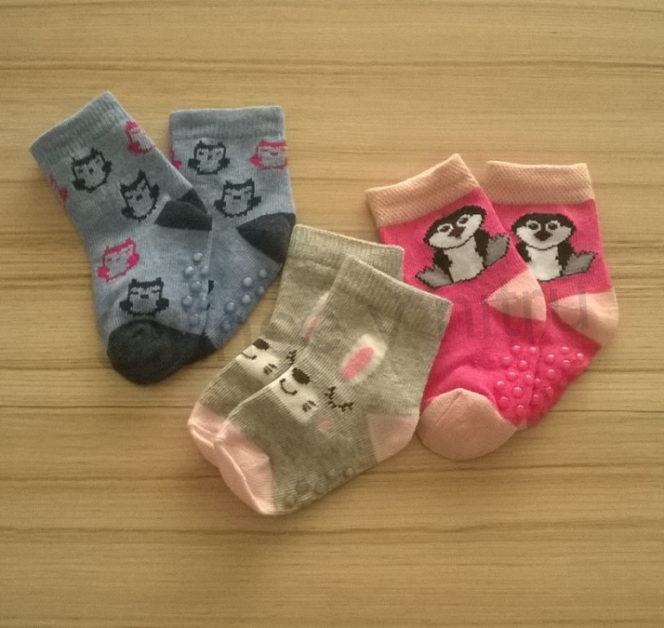 Kojenecké protiskluzové ponožky s ABS - 3 páry - vel. 24-36 (W33)