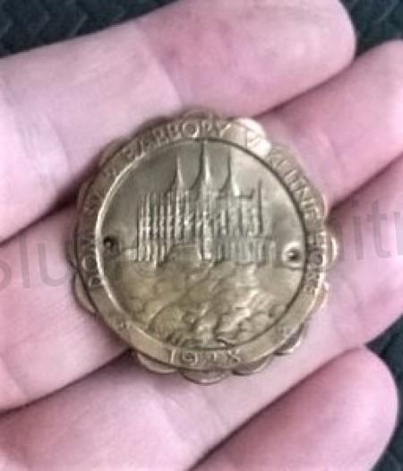 Turistický štítek na hůl - Dom SV. P. V Kutné hoře (MB868)