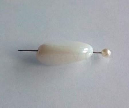 Skleněný tvarovaný korálek 24 x 12,2 mm (AC616)