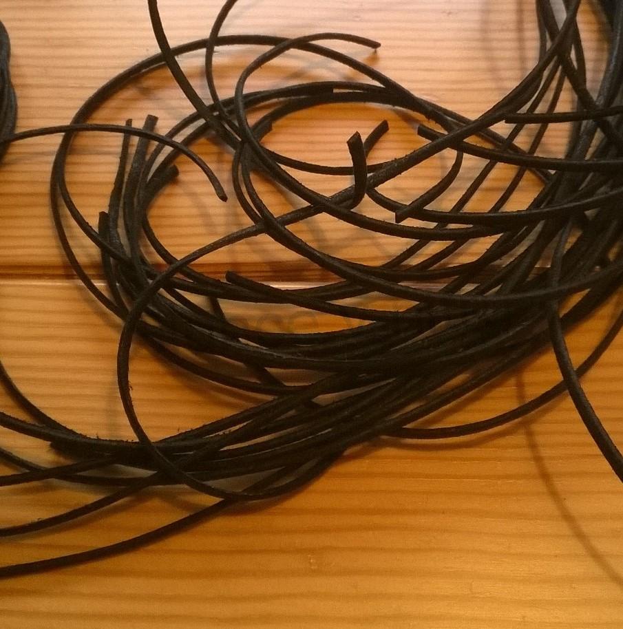 Imitace kůže černá 3 mm - 90 cm (N55)