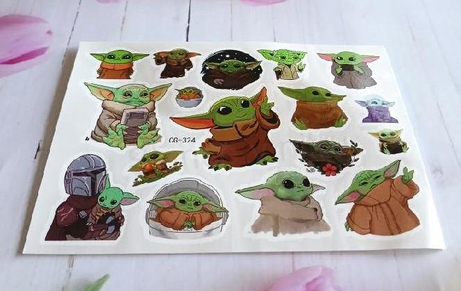 Voděodolné, dočasné tetovaní Star Wars, Yoda 15,5 x 11 cm číslo 2 (E1011)