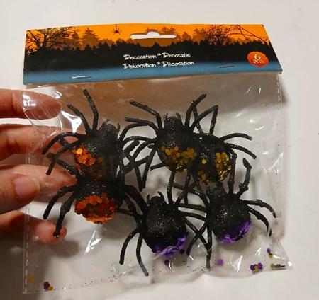 Halloweenská dekorace – třpytiví pavouci 6 ks (6 × 7 cm) (D760)