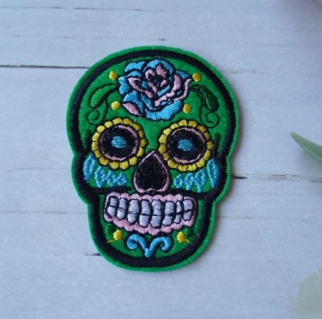 Nášivka lebka Skull 7 × 5,1 cm zelená (C894)
