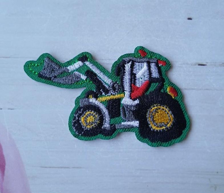 Nášivka traktor 8 × 5 cm (C905)