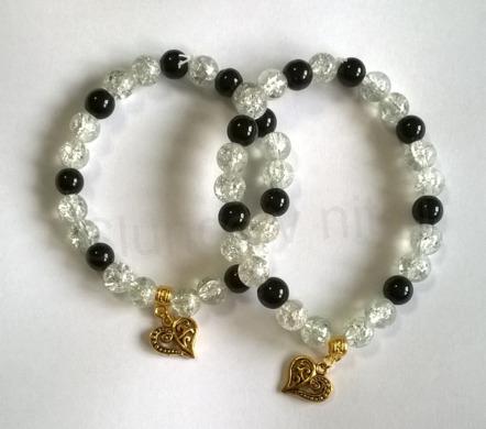 Minerální Náramek Onyx, Křišťál s přívěskem Srdíčka (BC49)