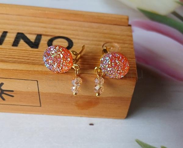 Náušnice klipsy ozdobné měnicí barvu na světle 12 mm (BB454)