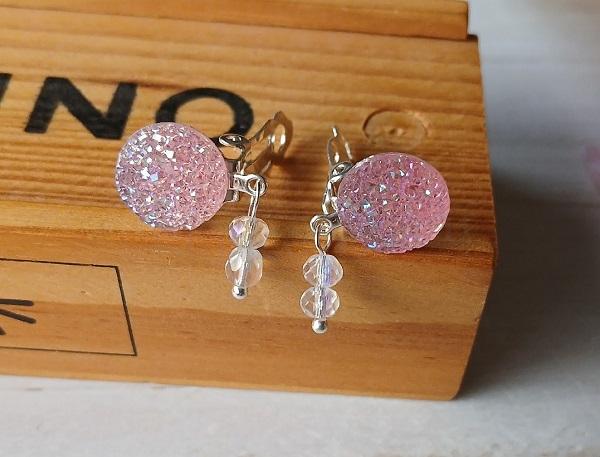 Náušnice klipsy ozdobné měnicí barvu na světle 12 mm (BB465)