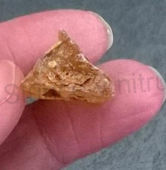 Jantar kopál surový přírodní 2,6 g (X635)
