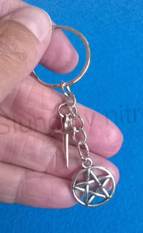 Klíčenka čarodějnický pentagram a meč (H328)
