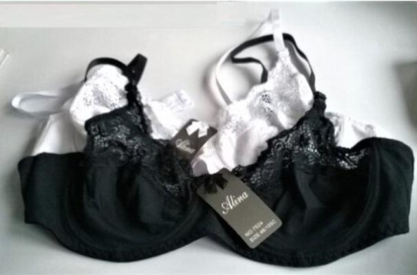 Dámská krajková podprsenka s kosticemi bez výstuže 105C černá (K205)