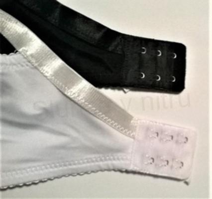 Dámská podprsenka s kosticemi bez výstuže 95 D bílá (K206)