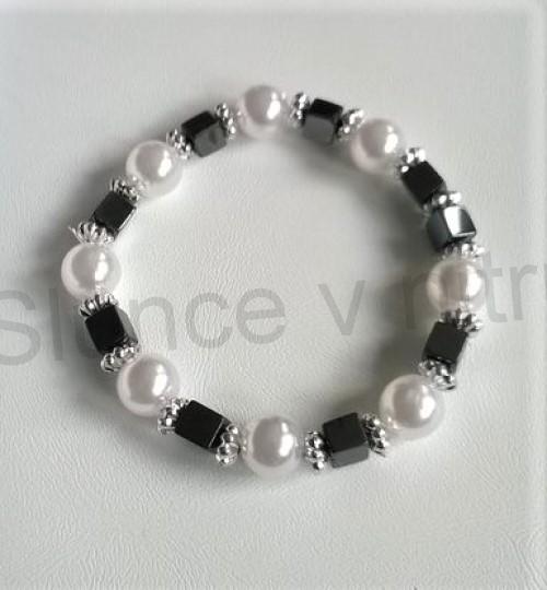 Náramek z perlových korálků AB bilý (BC158)