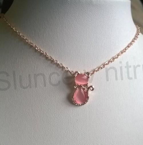 Minerální náhrdelník s kočičím okem do tvaru kočky (X1586)