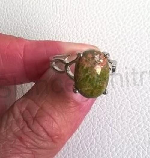 Minerální prsten unakit postříbřeno (X1644)