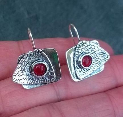 Kované vykladáné náušnice s kamínkem ozdobné (BB725)