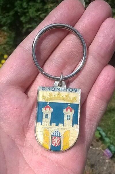 Turistický přívěšek, klíčenka - Chomutov (MB811)
