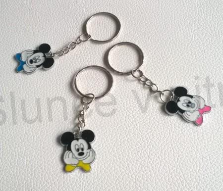 Přívěsek, klíčenka na klíče Mickey Mouse více barev (D721)