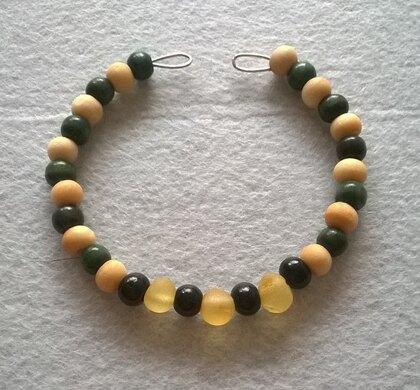 Minerální náramek s Baltským jantarem (BC179)