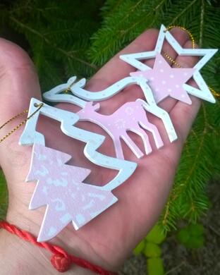 Dřevěné výřezy - závěsná ozdoba srnka s mládětem (V150)