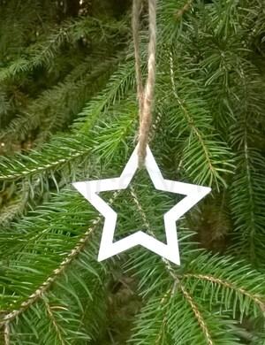 Dřevěné výřezy - závěsná ozdoba  hvězdička bílá  (V162)