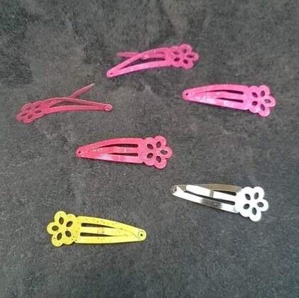 Zacvakávajicí sponky, sponka do vlasů kytička žlutá (H493)