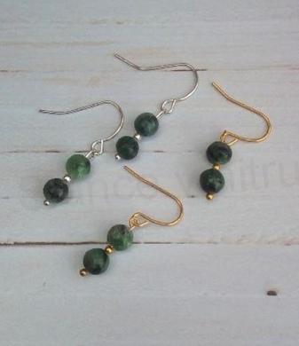 Minerální náušnice rubín v zoisitu (X1749)