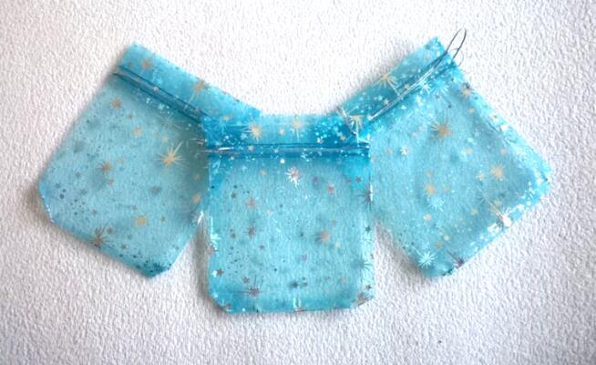 Dárkový sáček organza s hvězdami 10x12 cm (AE2)