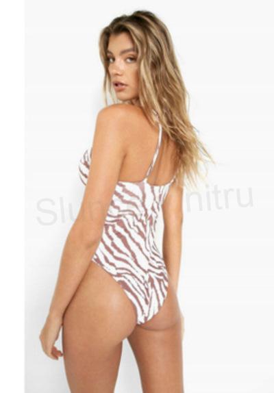 Dámské jednodílné plavky Boohoo – zvířecí vzor, výstřih do V (46 / 2XL–3XL) (K430)