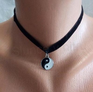 Náhrdelník choker s přívěškem jin jang (BD859)