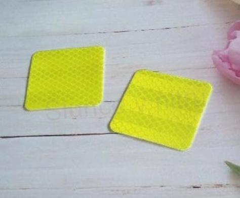 Samolepicí reflexní páska, samolepka (E907)