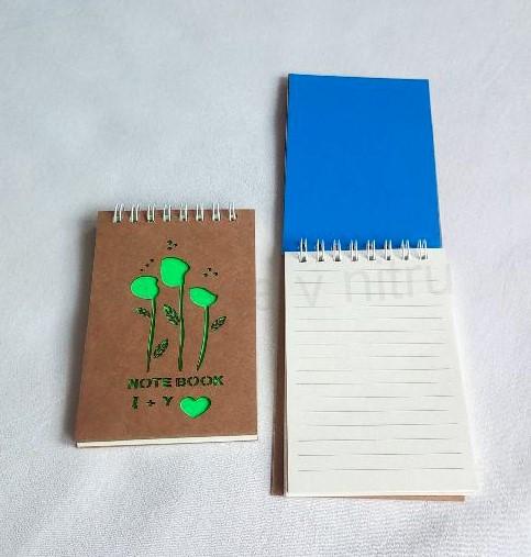 Notes, blok kroužkový linkovaný 13 x 8 cm - 50 listů (E917)