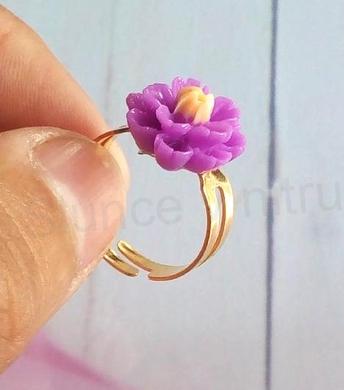 Jemný nastavitelný prstýnek fialová kytička (BP465)