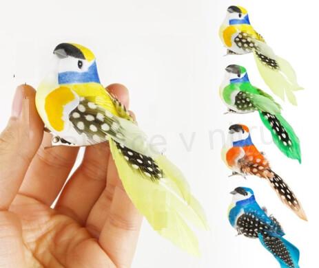 Ozdoba, dekorace barevný ptáček na clipu více barevných variant (V200)