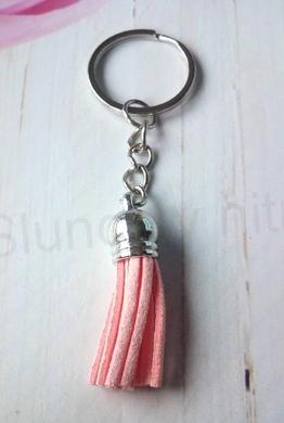 Přívěsek na klíče - kožený střapec růžový (D997)