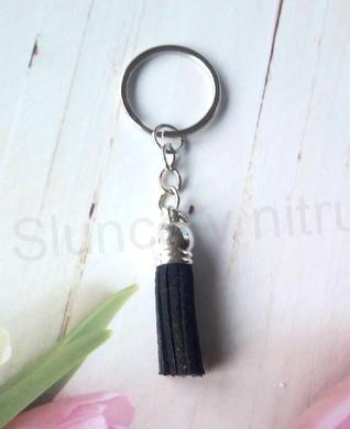 Přívěsek na klíče - kožený střapec černý (D999)