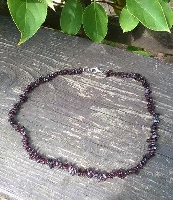 Minerální náhrdelník s granátem 46 cm (X1909)