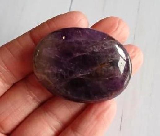 Minerální masažní kámen, mýdlo, hmatka ametyst 36 g (X1955)