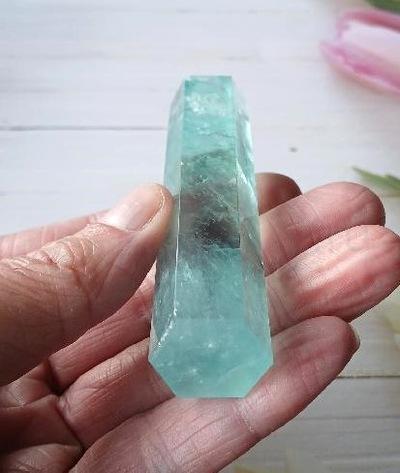 Fluorit zelený broušená špice 99 mm | 88 g (X1990)