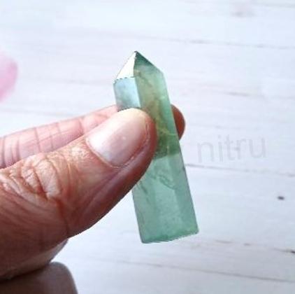 Fluorit zelený broušená špice 47 mm | 20,9 g (X2003)