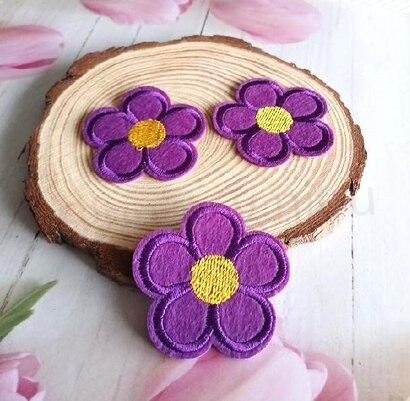 Nášivka kytička fialová 5,3 x 5,4 cm (C804)