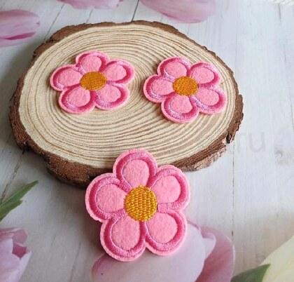 Nášivka kytička růžová 5,3 x 5,4 cm (C809)