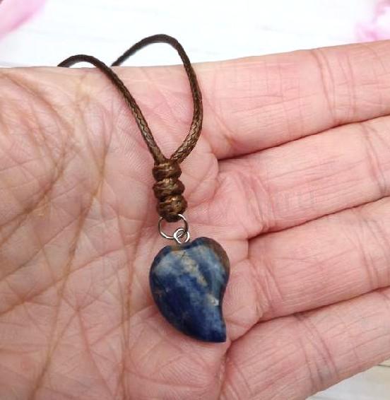 Náhrdelník lapis lazuli lístek na nastavitelné šňůrce (X2036)