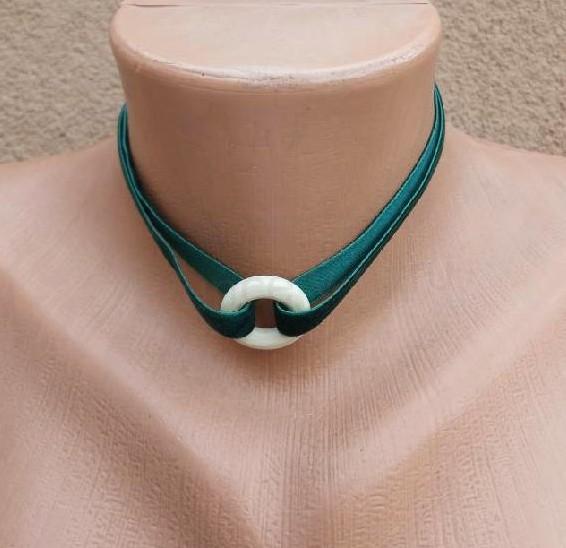 Náhrdelník choker sametový s kroužkem dlouhý zelený (BD921)