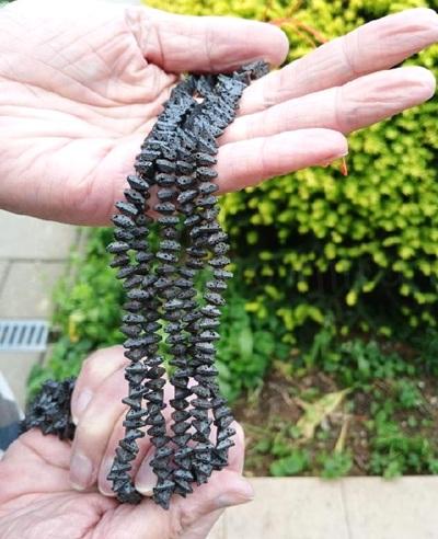 Láva trojúhelník zlomky 7,5 x 7 mm (X2075)