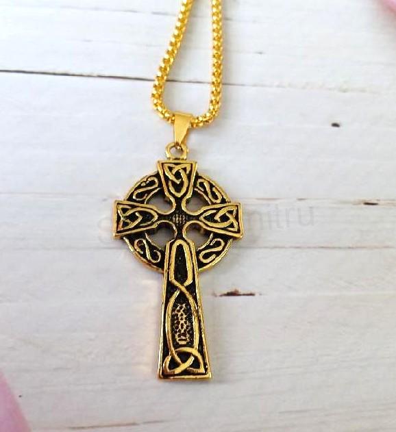 Nerezový náhrdelník s přívěskem kříž Triquetra Trojice Uzel zlatý (BD968)