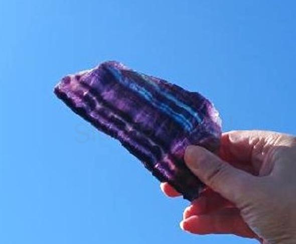 Fluorit leštěný plátek 217 g (X2147)