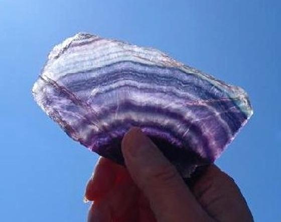 Fluorit leštěný plátek 266 g (X2153)