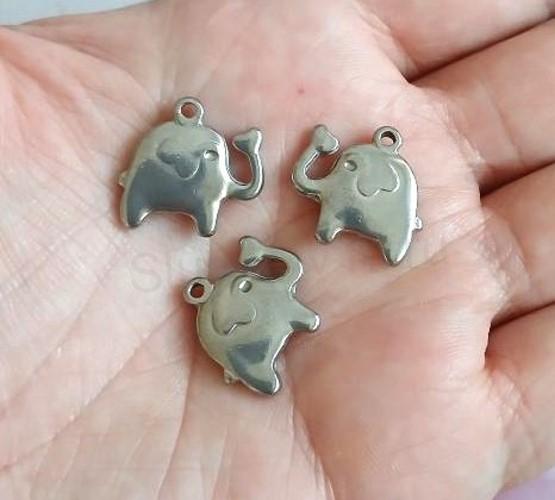 Přívěsek Slon nerezová ocel 18 x 17,5 x 3,5 mm (AA436)